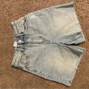 H&M light wash jean shorts